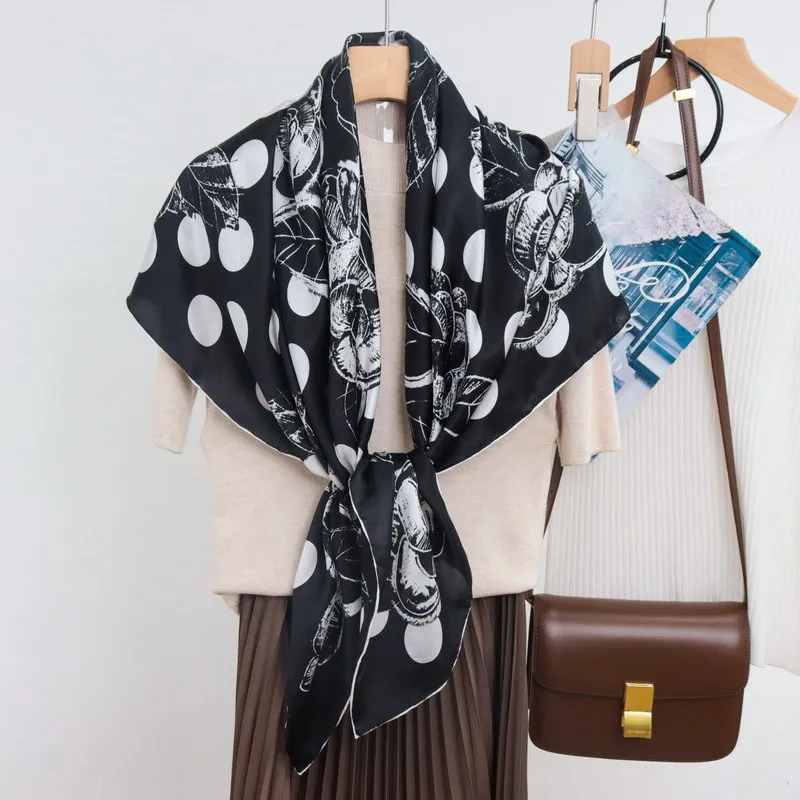 Женский шелковый шарф с принтом камелия