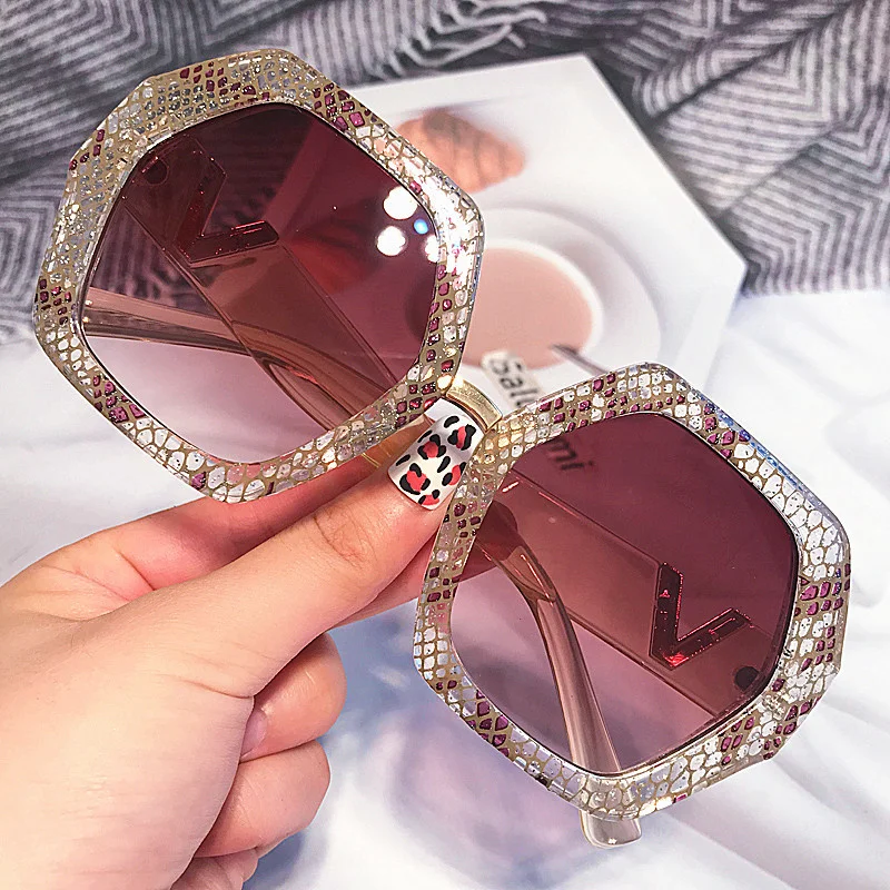 

Уникальные многоугольные солнцезащитные очки с градиентом и змеиным принтом для женщин винтажные брендовые большие квадратные радужные С...