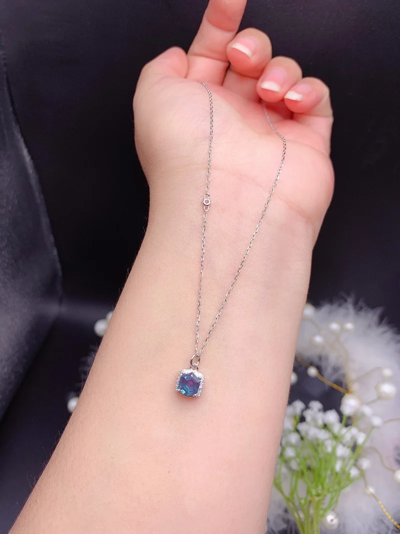 Лабораторная александритовая женская подвеска 925 пробы Серебряная новая