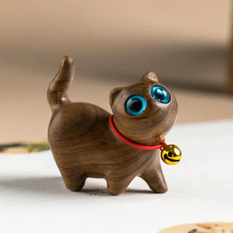 

Деревянные фигурки кошек