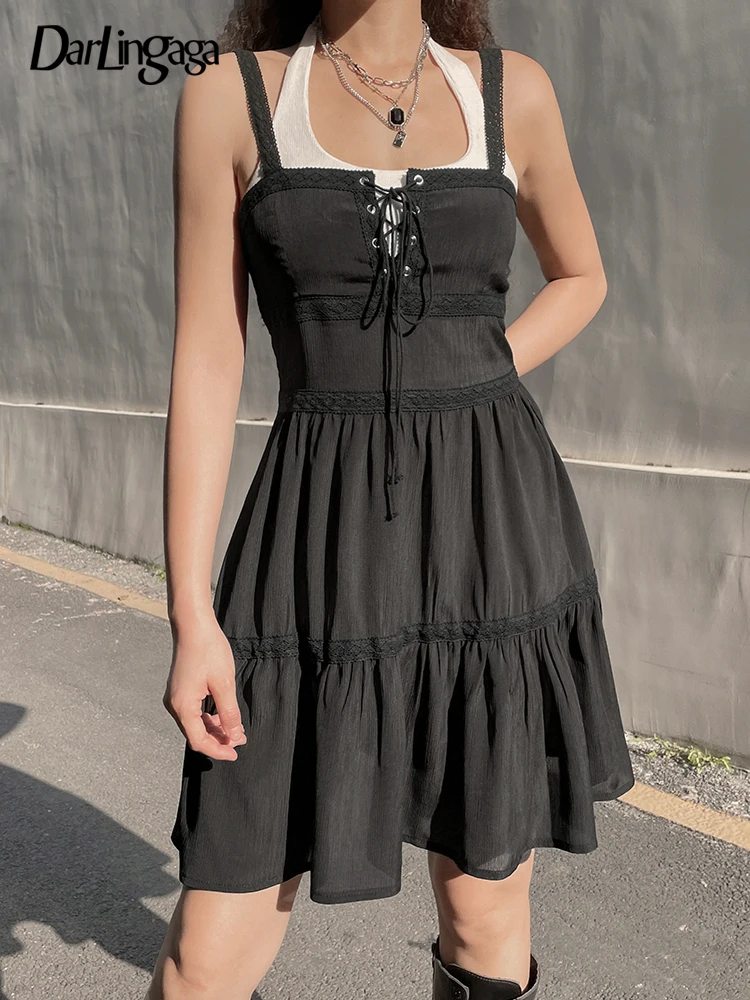 

Летнее платье-трапеция с кружевной отделкой, на бретельках