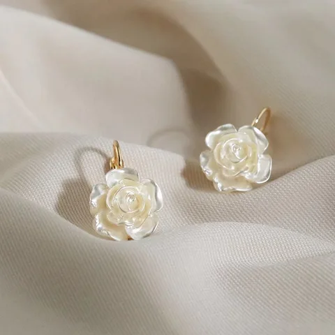 Французские белые серьги-подвески в виде цветка камелии для женщин, Летние Элегантные Подвесные серьги золотого цвета с очаровательным рисунком, цвет фонарик N112