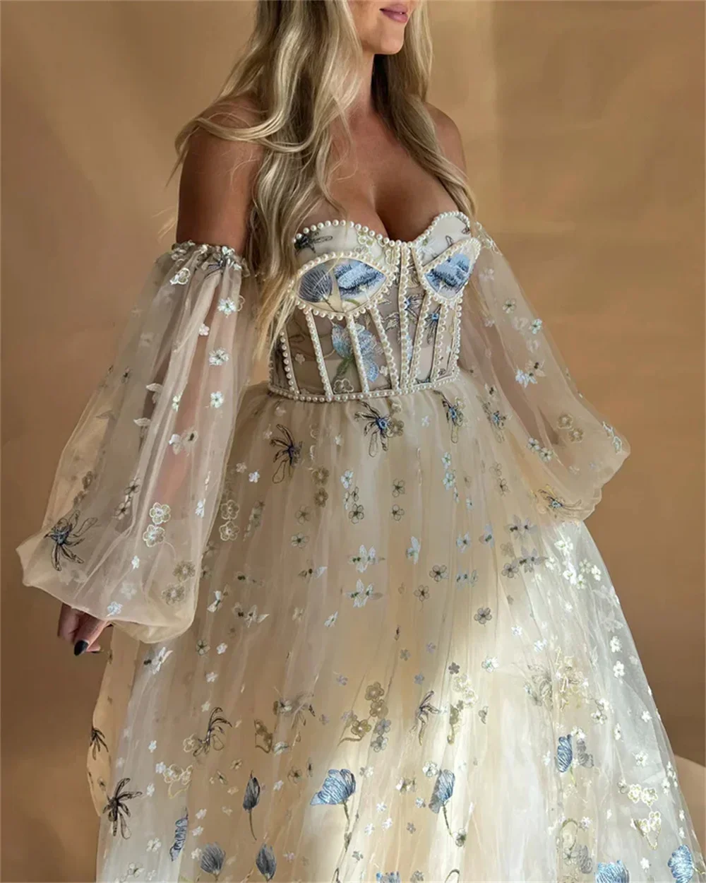 Регулировка цены на заказЭлегантное свадебное платье трапециевидной формы с