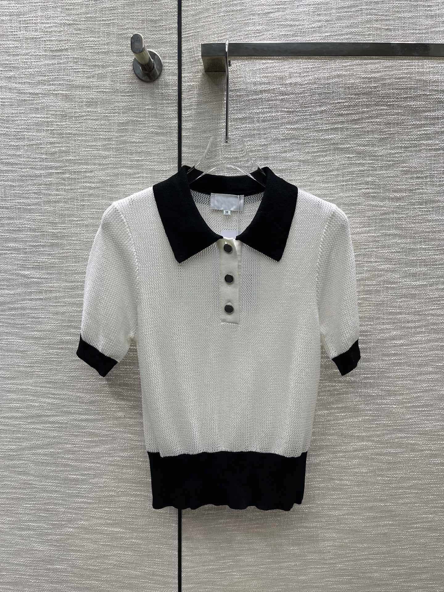 

2023 облегающий цветной отворот вырезанный трикотажный короткий рукав удобный стильный не выбирает людей