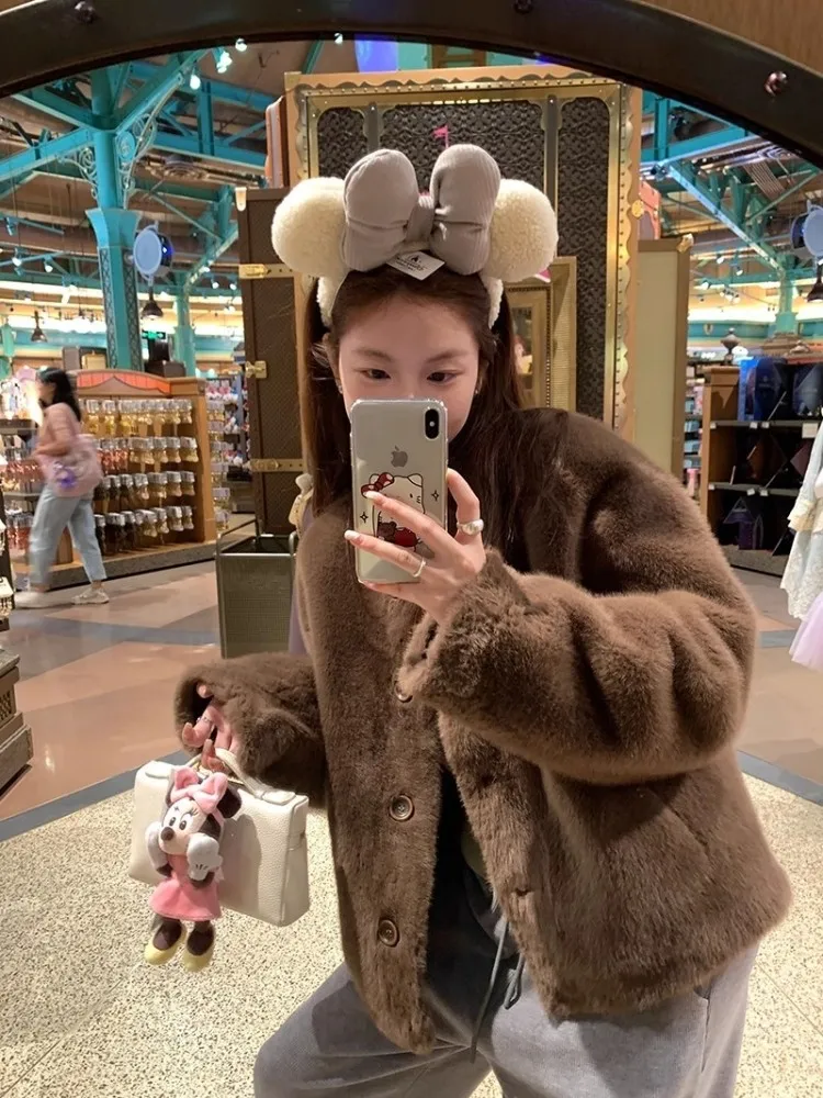 Верхняя одежда из искусственного меха норки женская короткая зимняя 2024