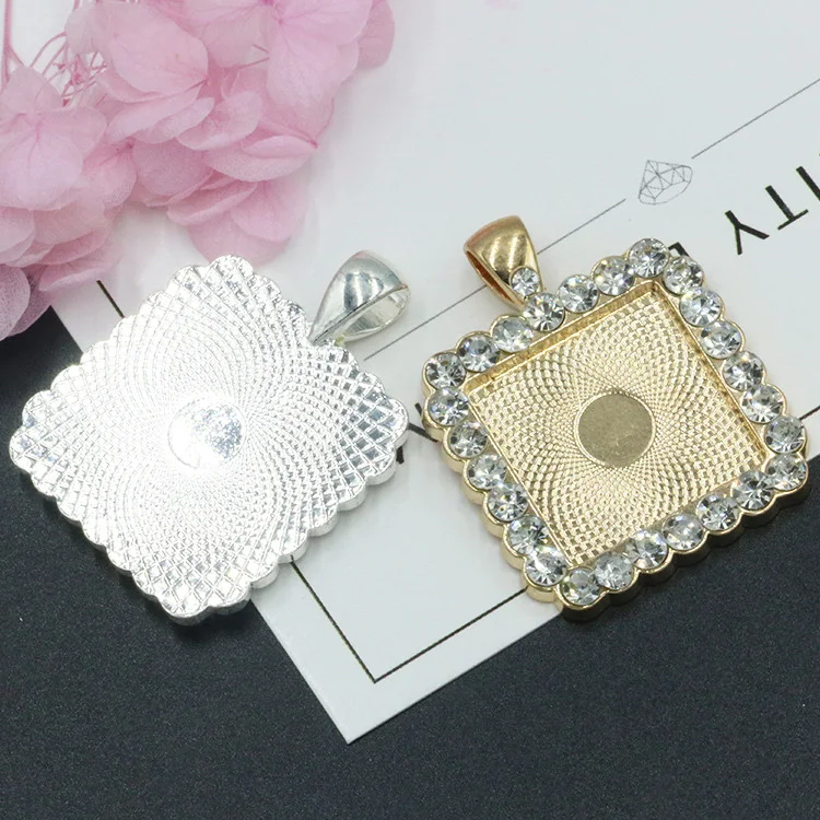 

2pcs Square 20mm 25mm Sxquisite Pattern Inlay Crystal Base Crystal Full Diy Alloy Fitting Base Alloy Alloy Material Wholesale