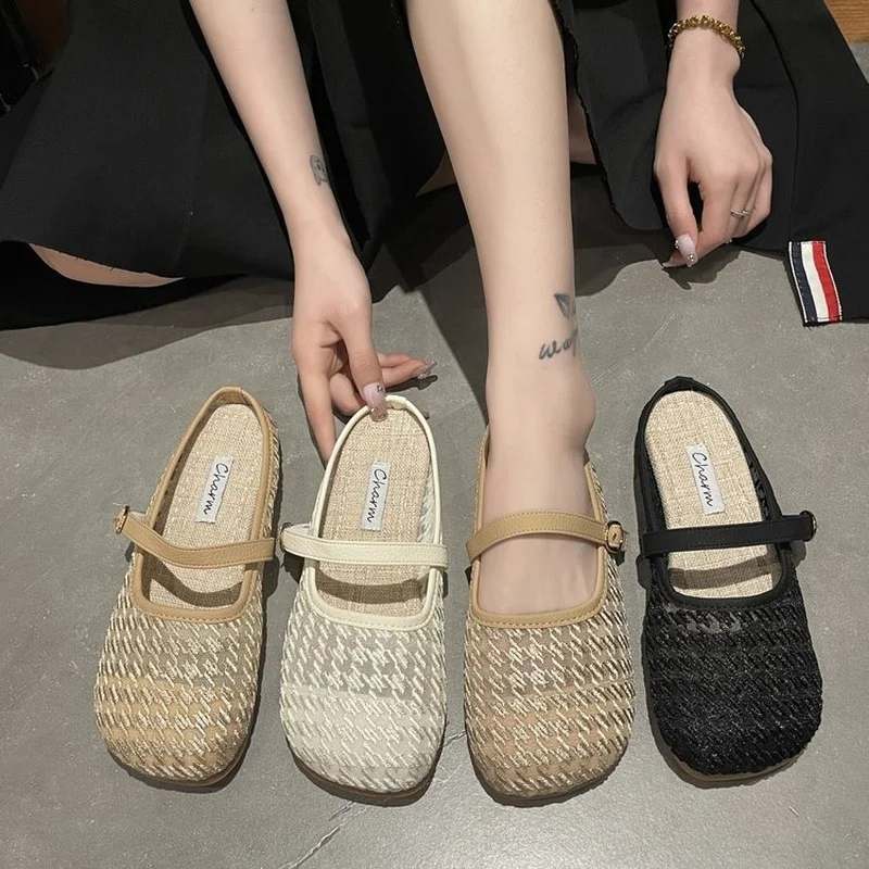 

2022 Ladies Elegant Slippers Fashion Hollow Closure Flat Women's Shoes Outdoor Casual Comfortable Half Slippers Women's Trendy