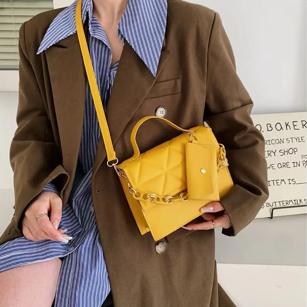 New Hong Kong Style Fashionable High-Quality Leather Women's Handbag Four Seasons Shopping Travel Messenger Bag