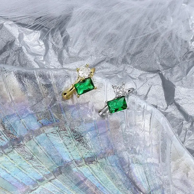Очаровательные зеленые квадратные серьги-подвески