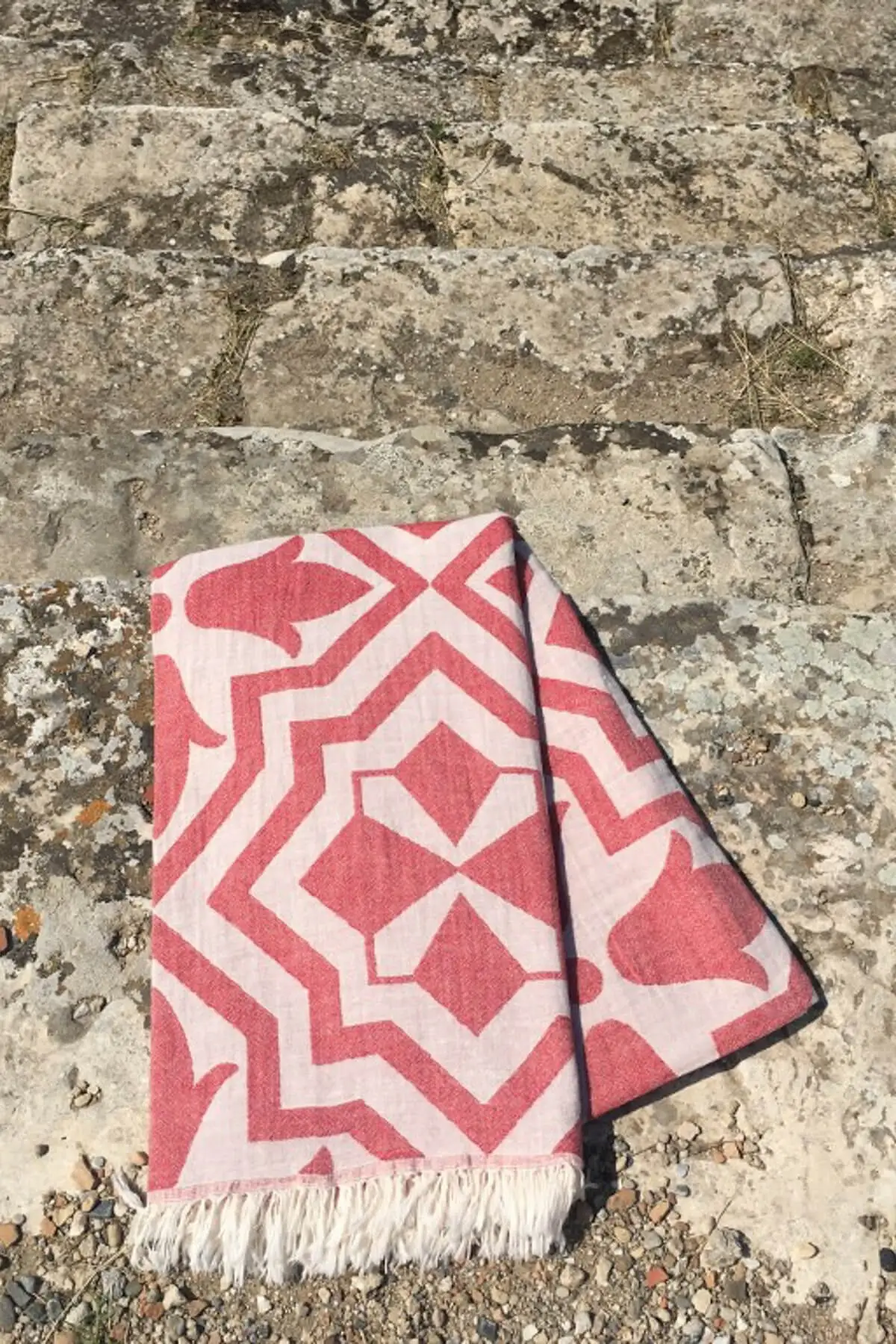 

Beach Towel Red Tulip Loincloth Soft Textured Water Absorbing Quick Dry