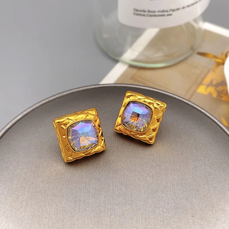 

Retro New Geometric Square Braided Texture Inlaid Colored Crystal Stud Earrings For Women Everyday Collocation Luxury Jewelry