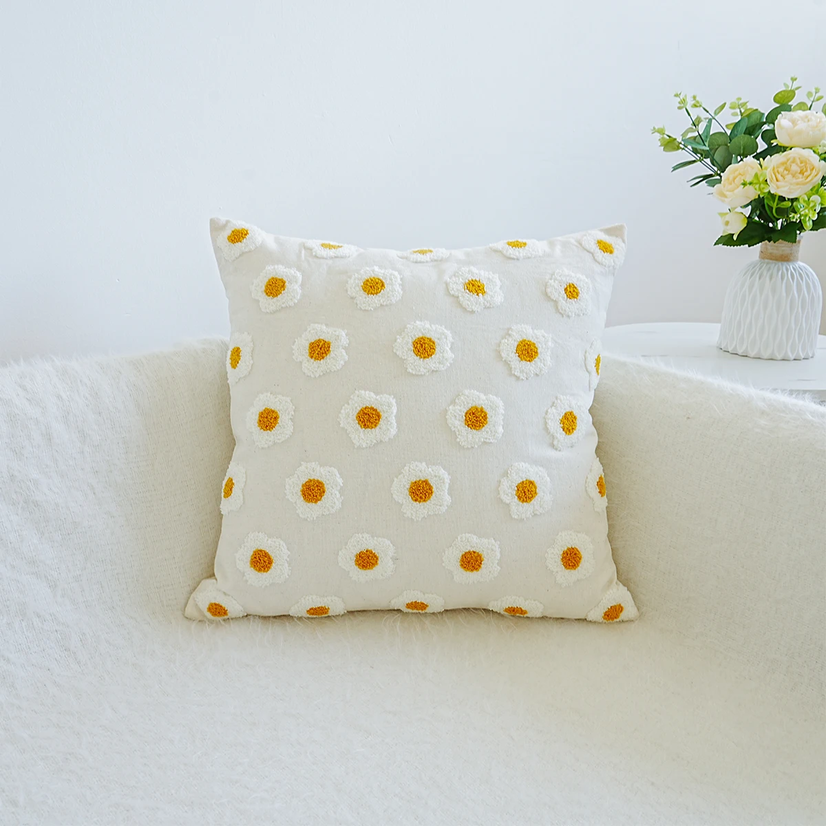 

Наволочка с вышивкой ромашки, 100% полиэстер