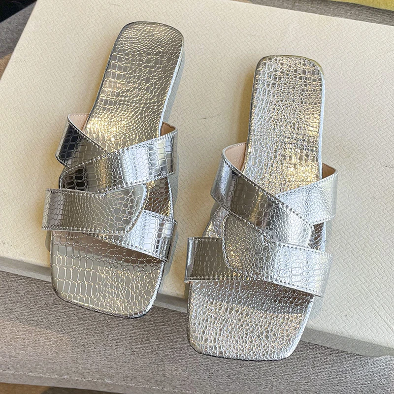 

Сандалии женские без застежки, босоножки на плоской подошве, с открытым носком, с металлической цепочкой, зеленые, лето 2022