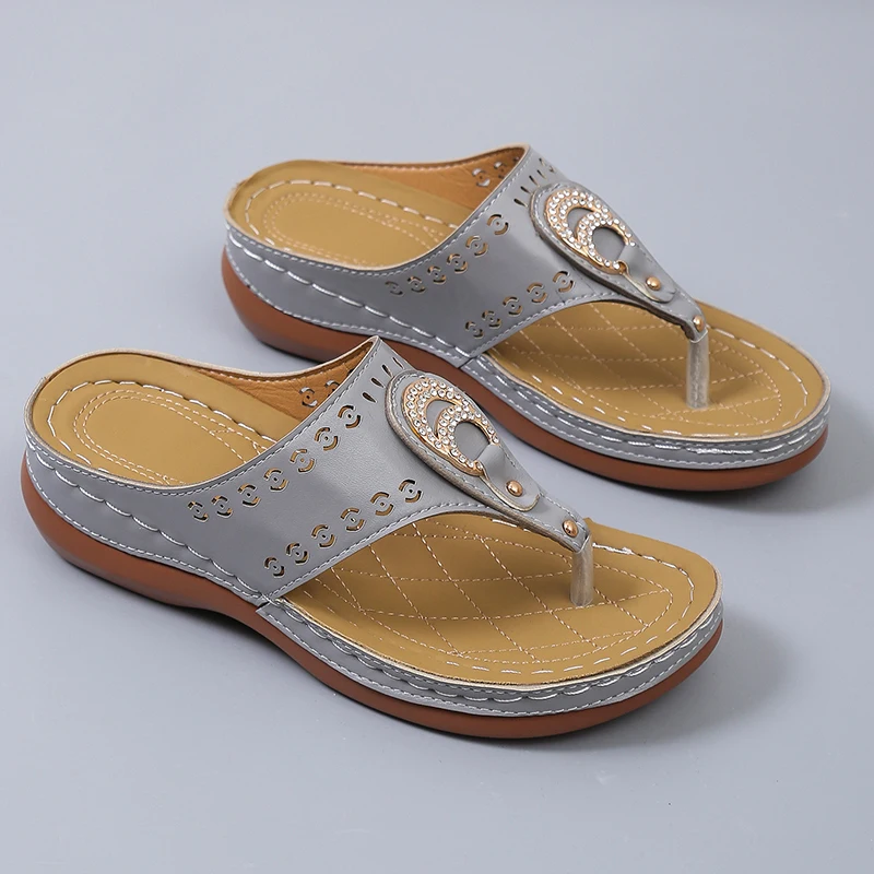 

Women's Beach Flip Flops 2022 Summer Wedge Sandals Rhinestone Metal Buckle Platform Slippers Ladies Casual Shoes