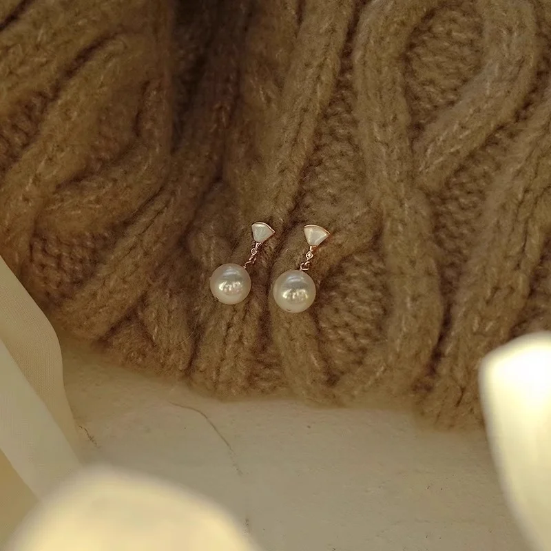 Простые веерообразные серьги с жемчугом новинка 2024 популярные серьги-гвоздики