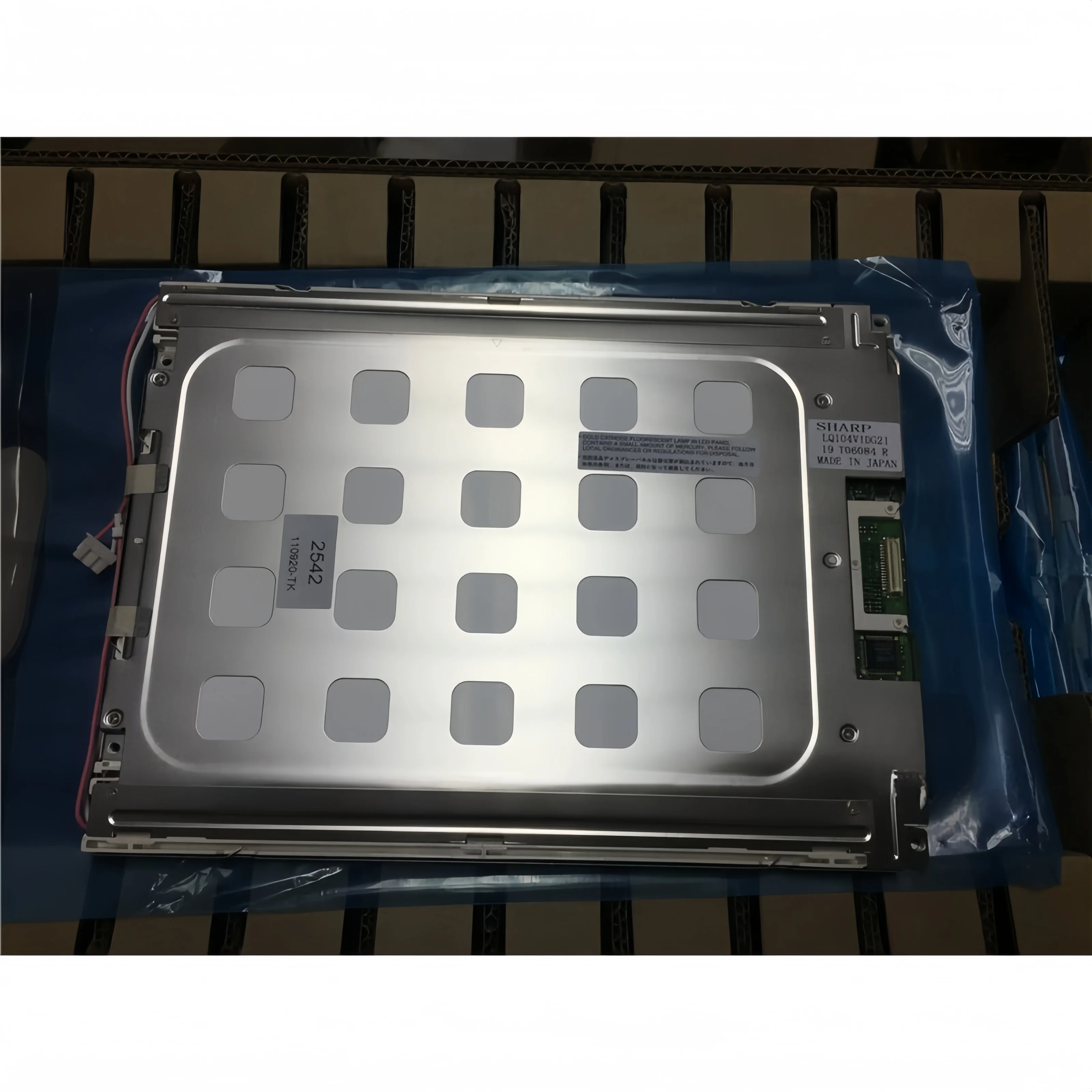 ЖК-дисплей LQ104V1DG21