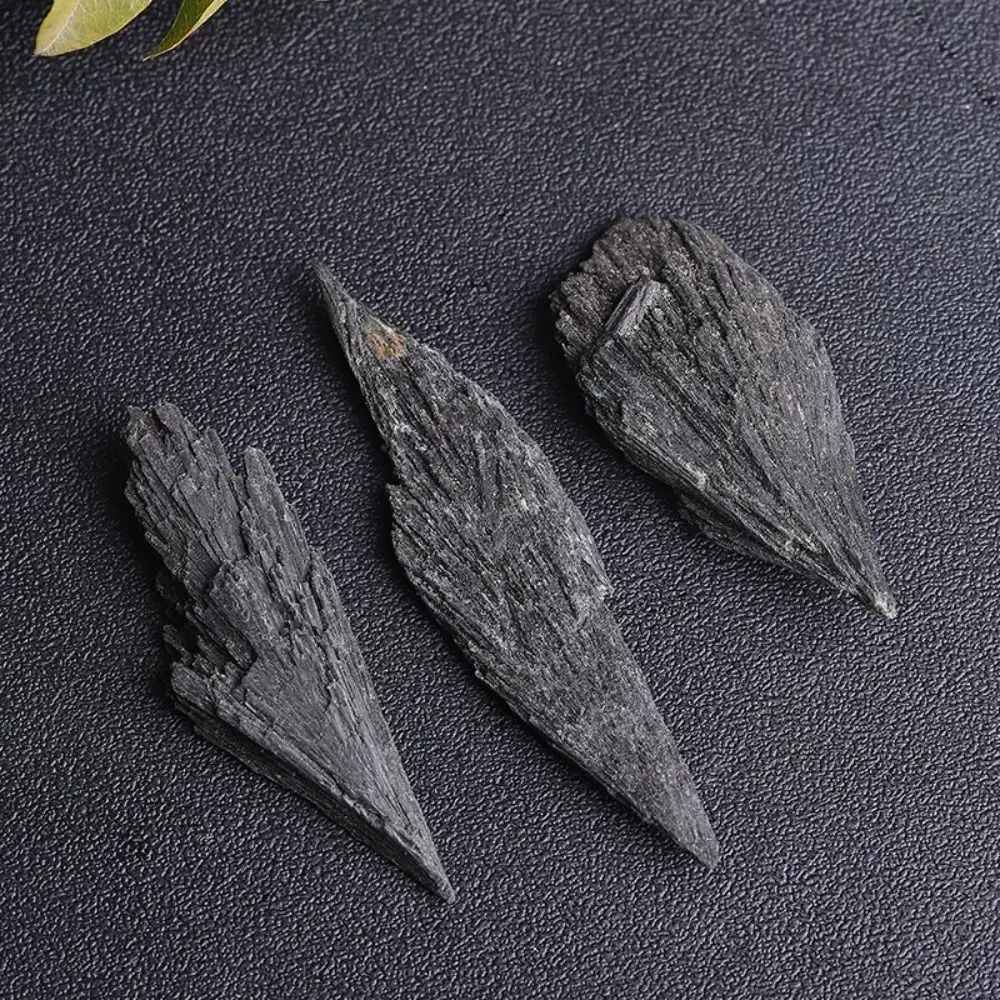 Натуральные турмалиновые камни