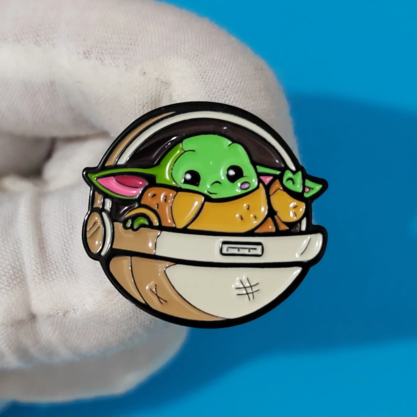 

Cartoon Adorable Yoda Baby Pattern Brooch Fashion Creative Metal Badge Backpack Decoration Lapel Pin Accessories Jewelry Gifts