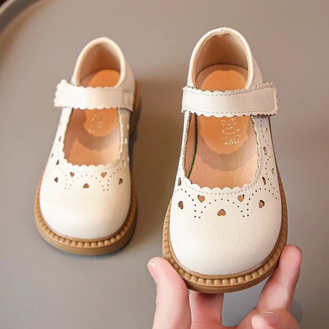 Демисезонные детские туфли принцессы из искусственной кожи с вырезами в форме сердца для девочек