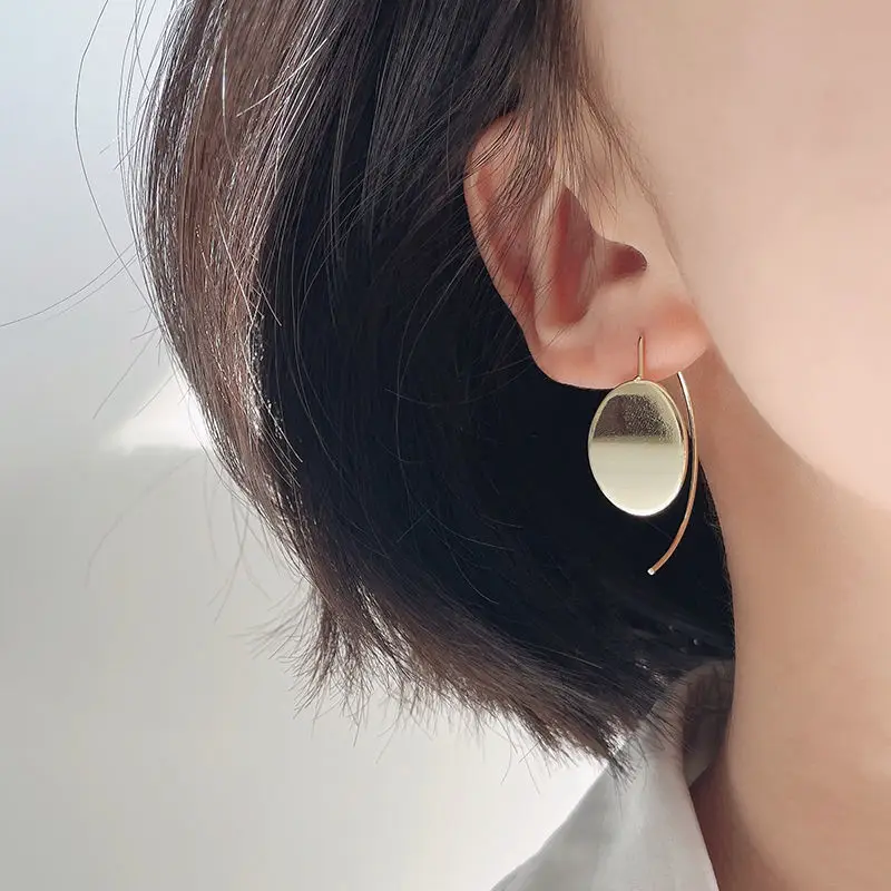 

Новинка 2022, минималистские Золотые круглые серьги для женщин, модные золотые серьги в форме дуги, свадебные украшения, оптовая продажа, очар...