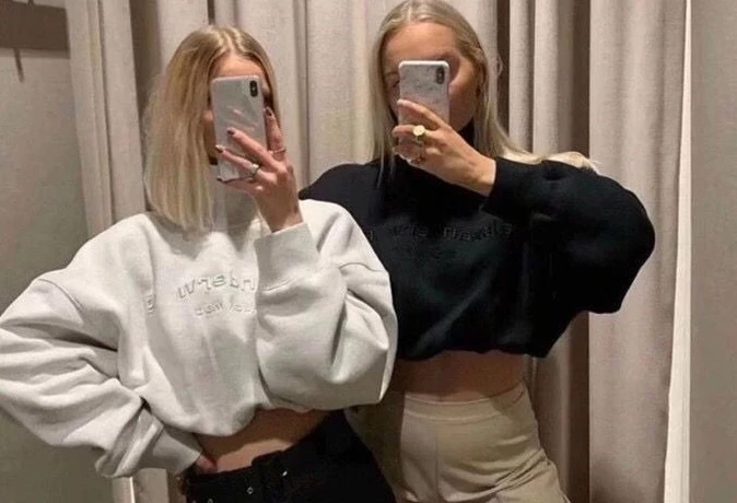 

Fashion Classic Trendy Luxury Design Letter Embroidery Loose Short High Neck Long Sleeve Sporty Sweater Shirt Top Female A2