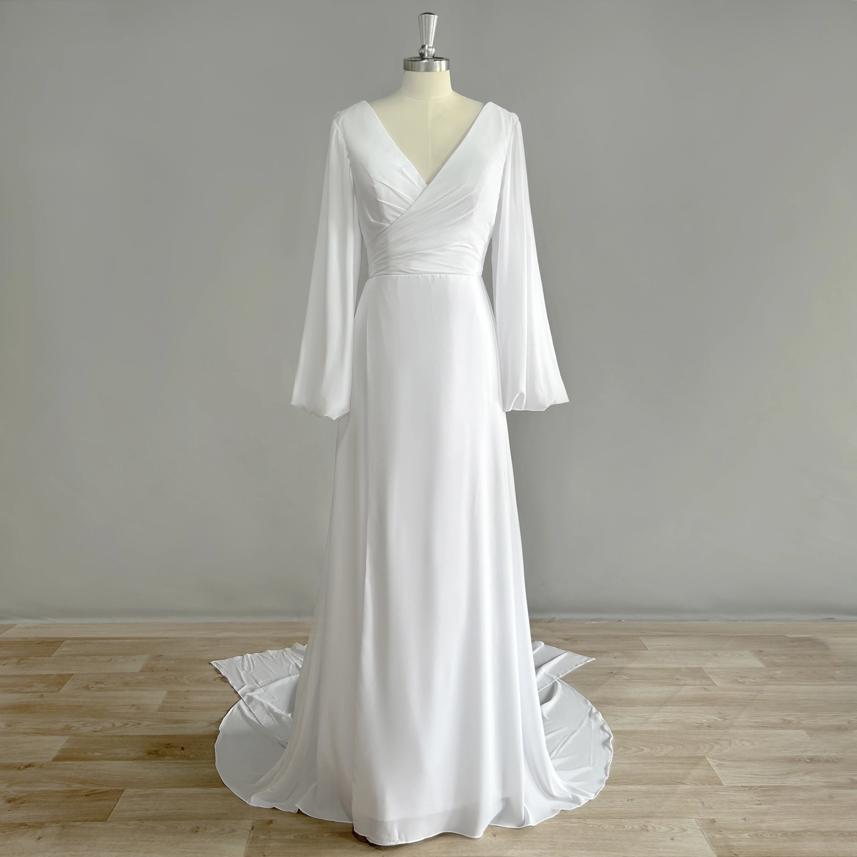 Шифоновое платье с длинными рукавами-фонариками