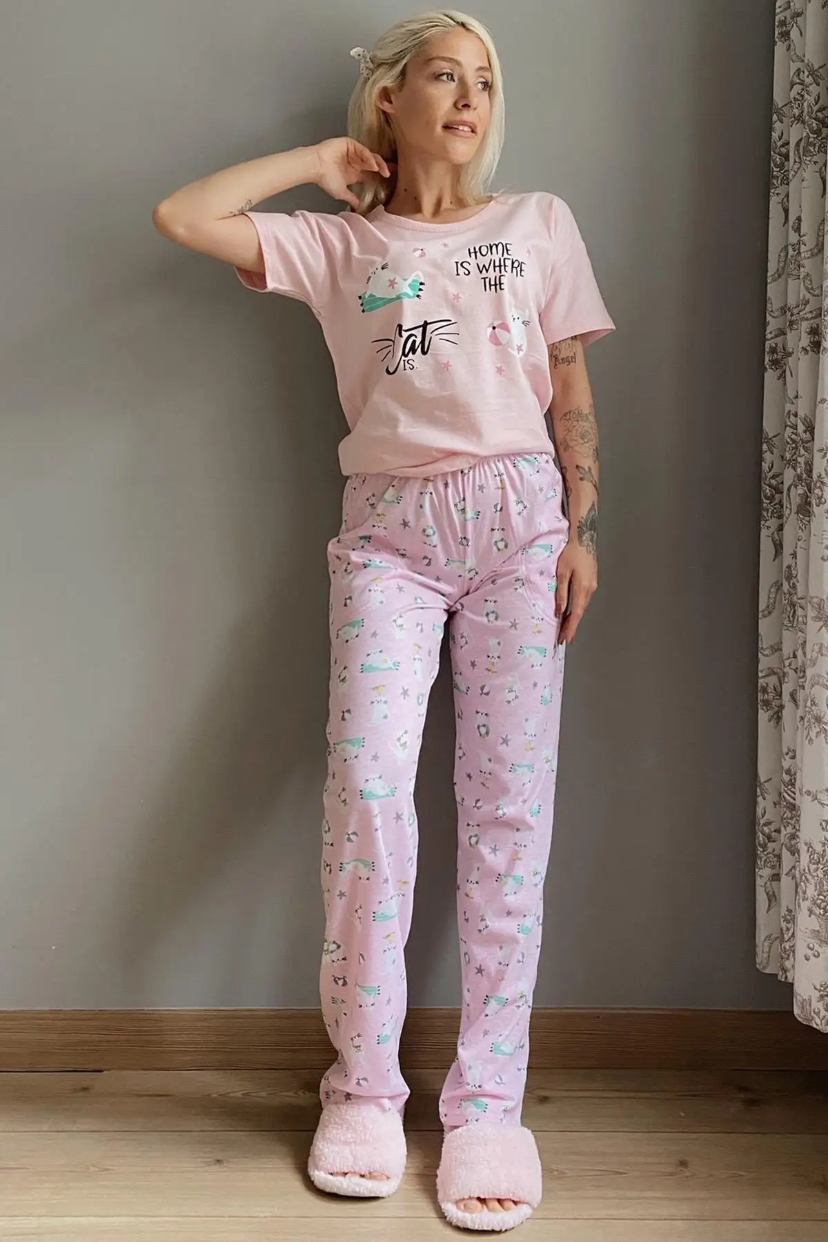 

Women's Pink Short-Sleeved Printed Home Cat's Pajamas Women's Team 'S Pajama Sets