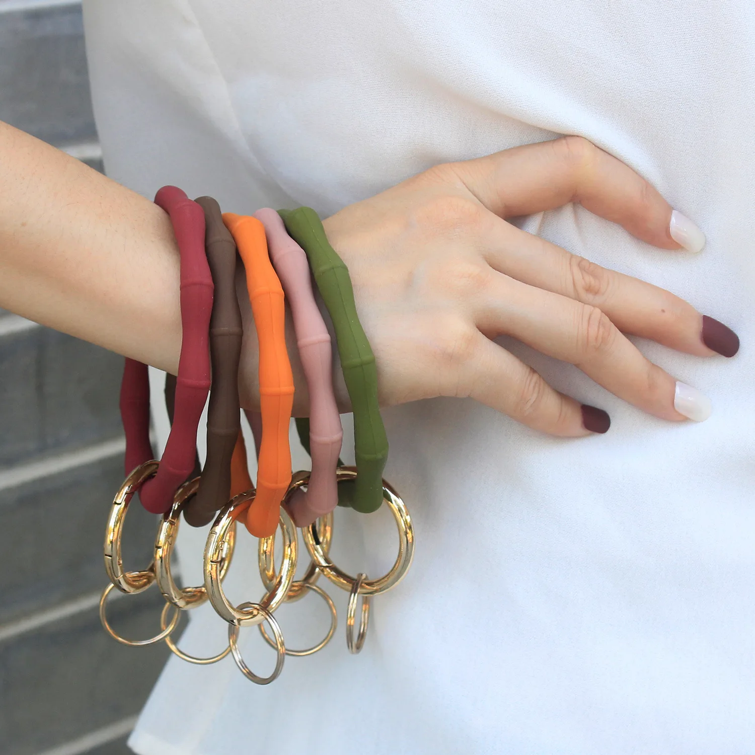 

Bamboo Style Silicone Key Chain Bracelet O Type Solid Color Wristband Key RingTrendy Simple Circle Key Chains Jewelry