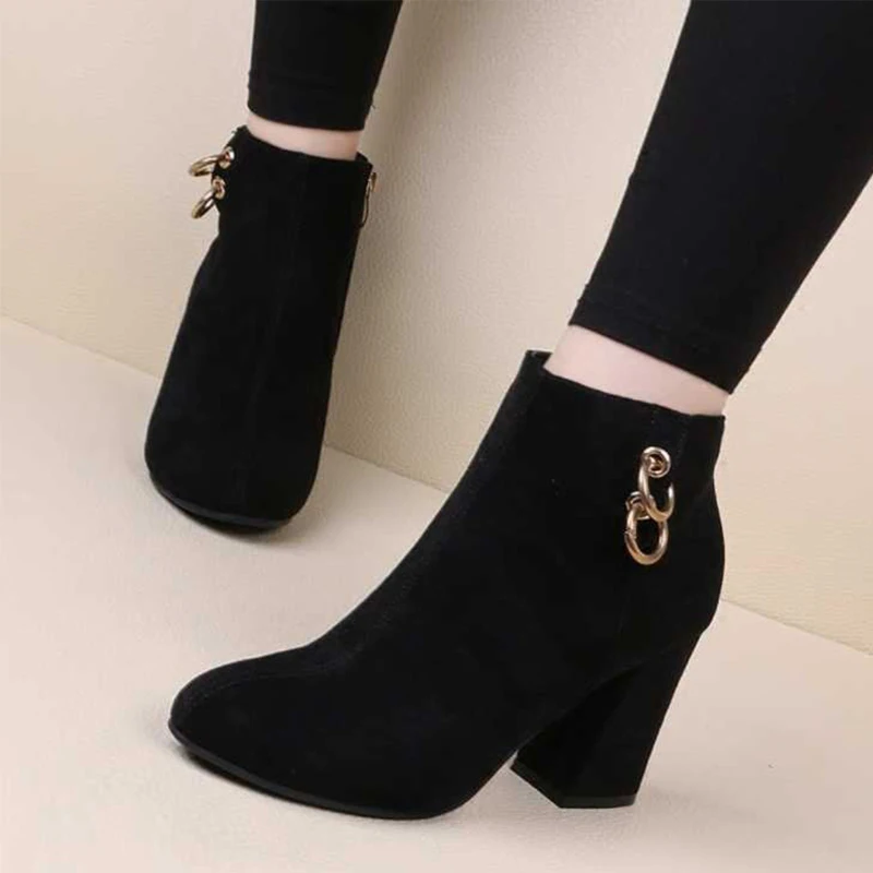

Fashion Short Boot Women Flock Ankle Boots Autumn Pumps Ladies Plush Shoes Zipper Chain High Heels Pointed Toe Plus Size