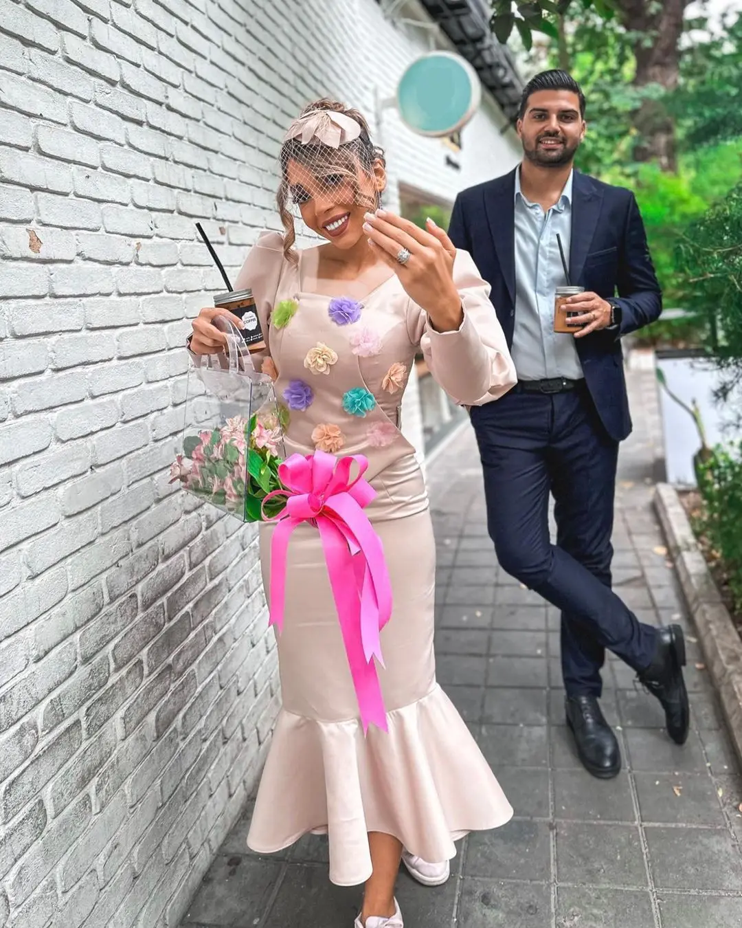 

Платье для выпускного вечера с длинным рукавом, квадратным вырезом и цветами