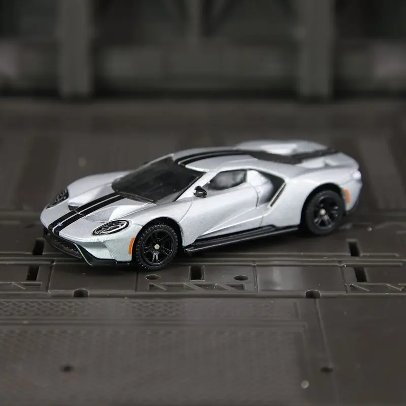Фото CCA 1:64 Ford GT 2017 из амортизирующего сплава, подходит для коллекции и может быть подарен друзьям на день рождения. №2