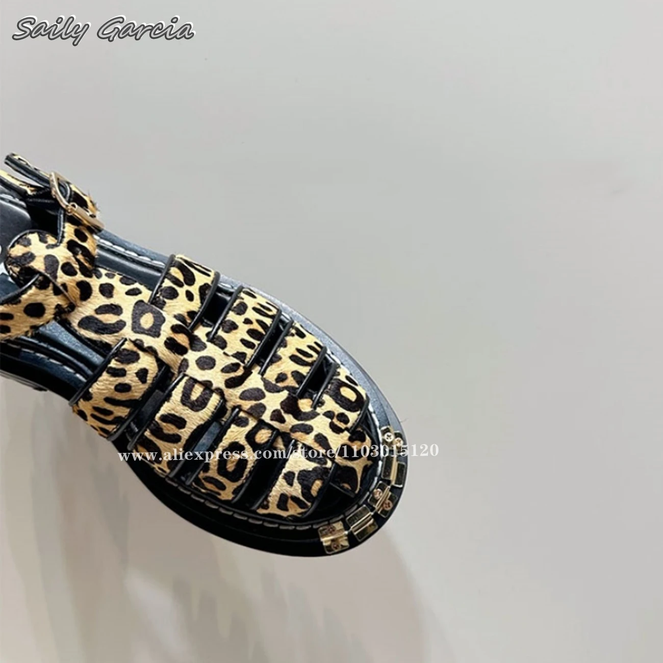 Босоножки из воловьей кожи с леопардовым рисунком