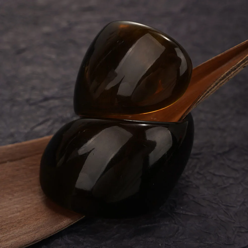 Браслет-манжета из акриловой смолы