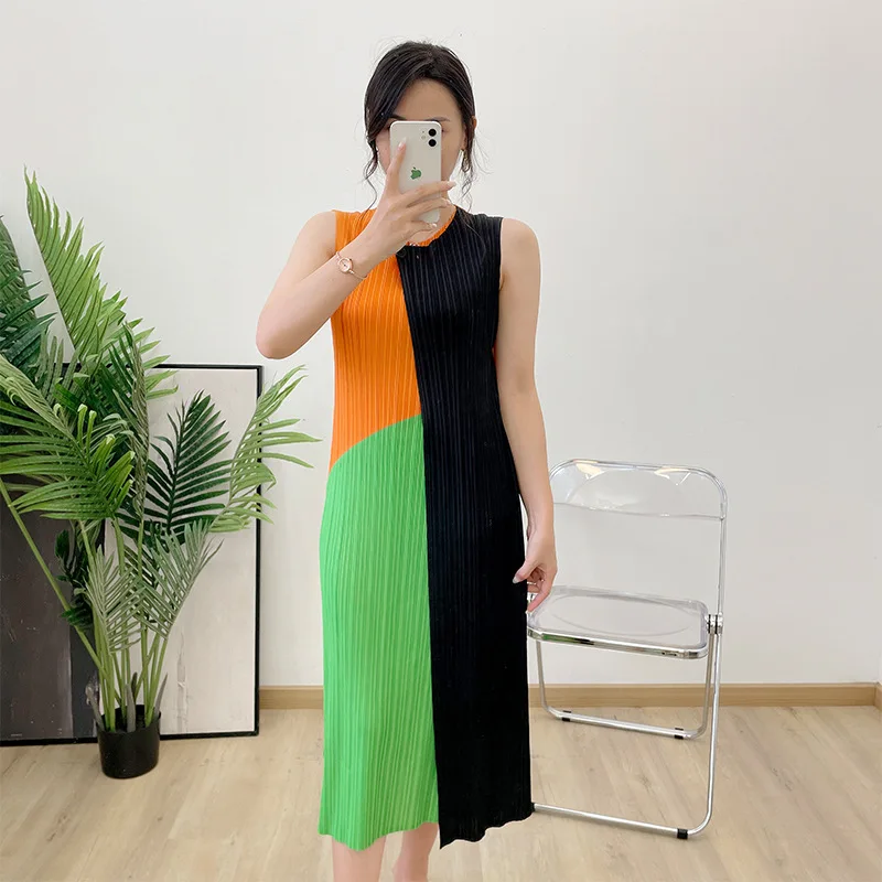 

Pleated Color Matching Sleeveless Tank Top Skirt 2022 Autumn New Style Western Style Loose Large Size Age Reducing Dress