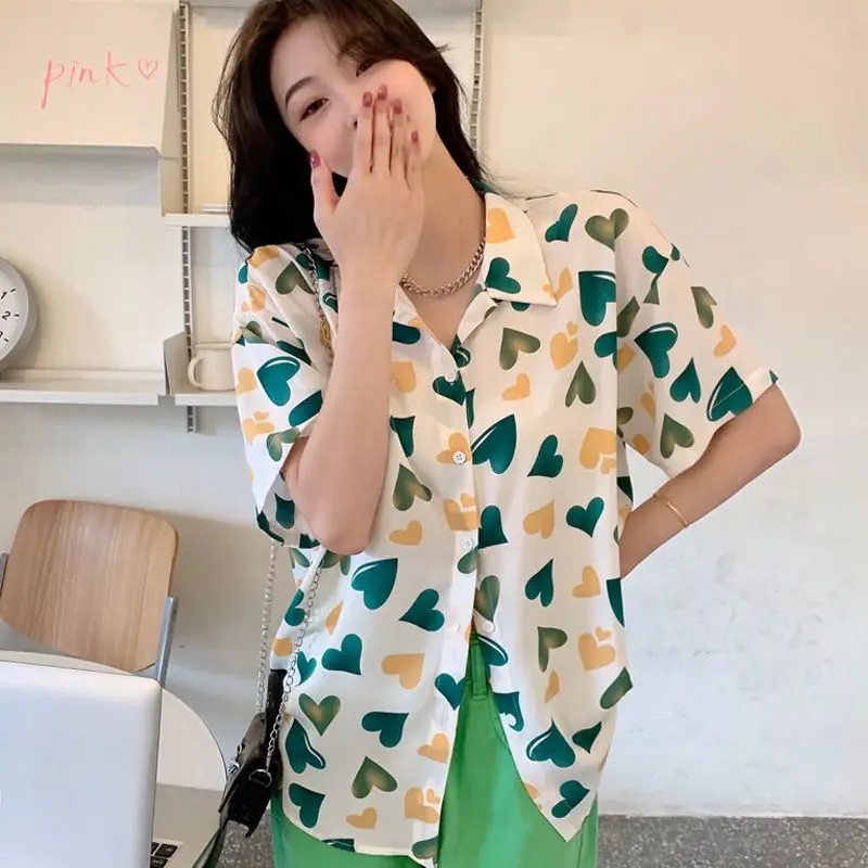 

Женская Винтажная Футболка с принтом Love, с коротким рукавом, во французском стиле, шикарный дизайн, небольшая партия шифоновой свободной рубашки со снежинками