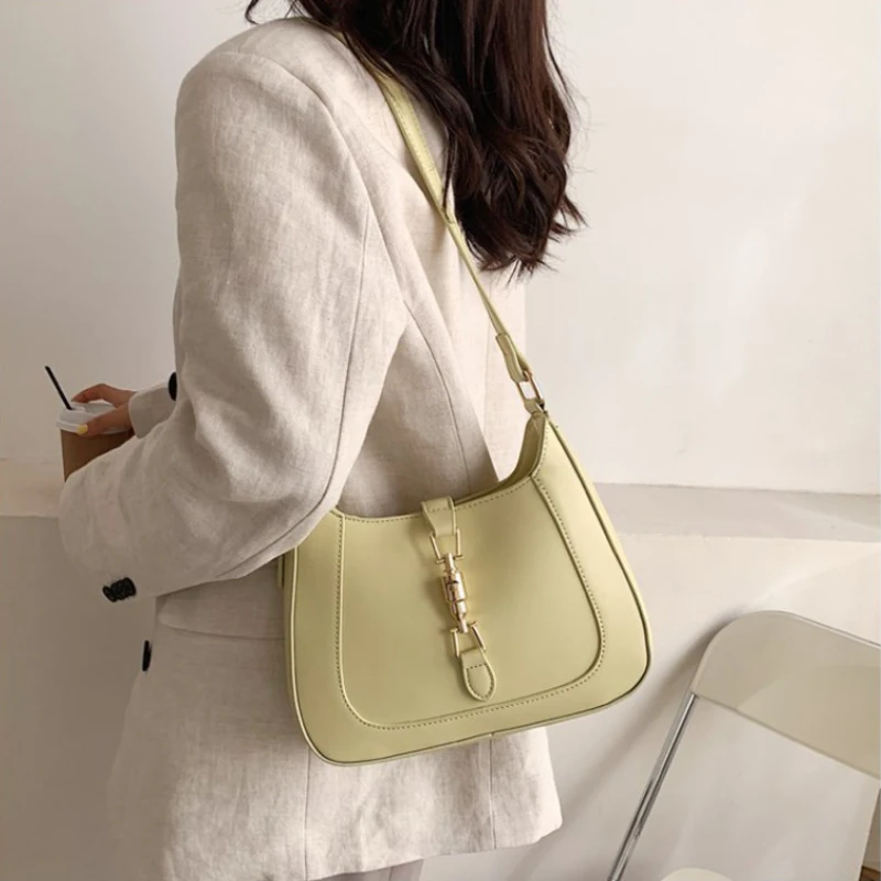 

Top Quality Luxury Brand Purses and Handbags packages in his shoulder bag baguette bag saddle bag designer for women handbags