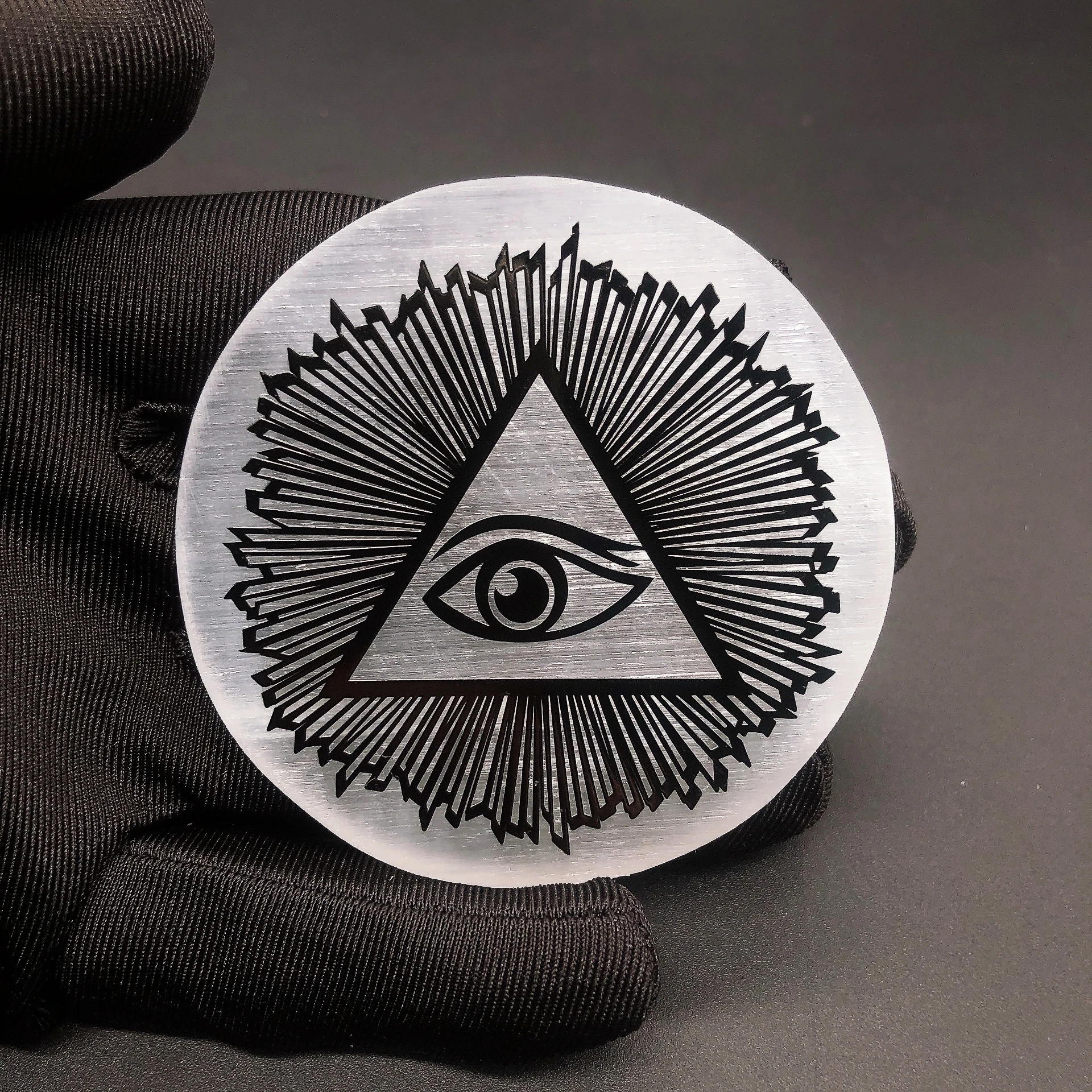 

Натуральный селенитовый ломтик 6 см