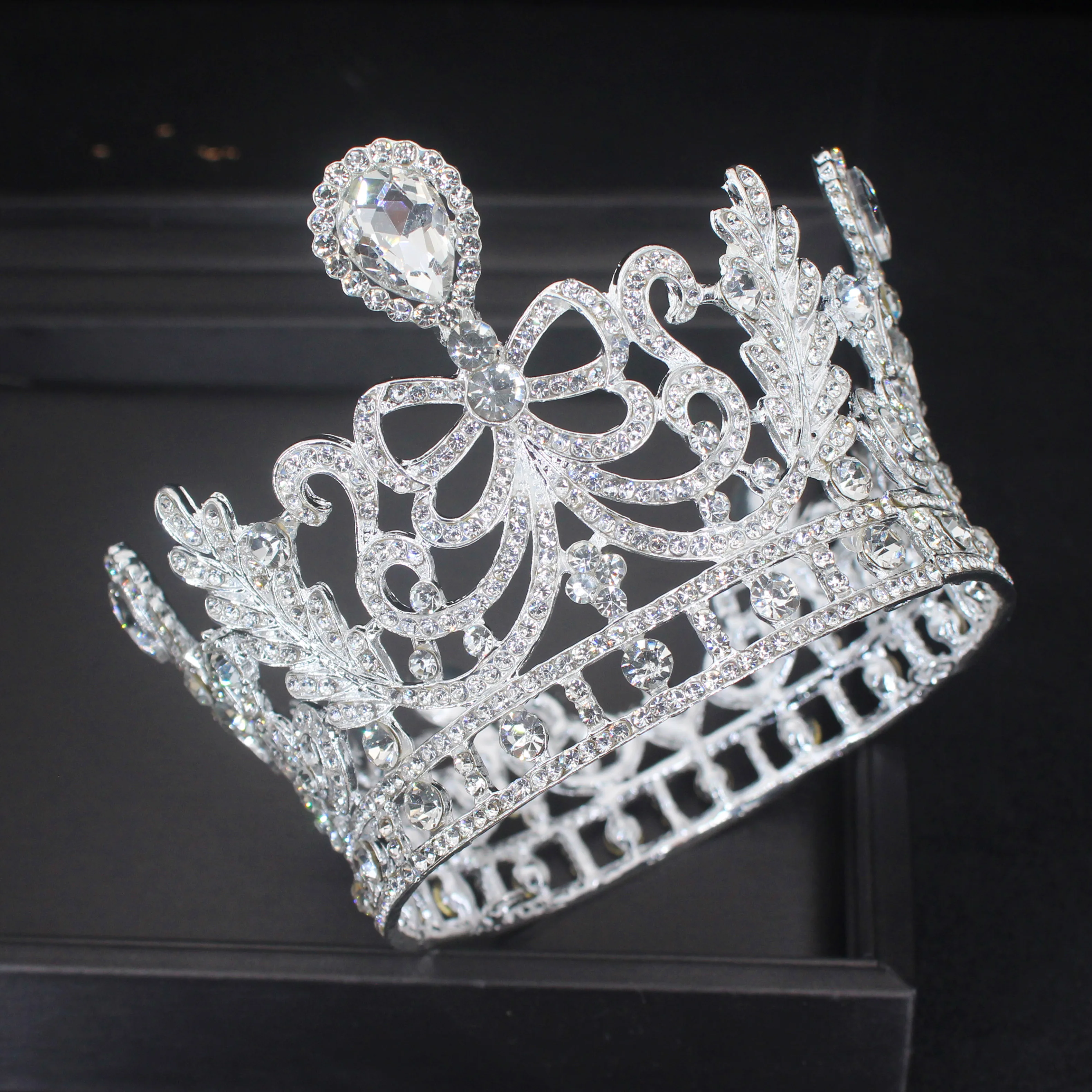 

Crystal Tiaras and Crowns For Women Girl Bridal Crown Head Diadem Bride Headpiece Princess Wedding Hair Jewelry Accessories
