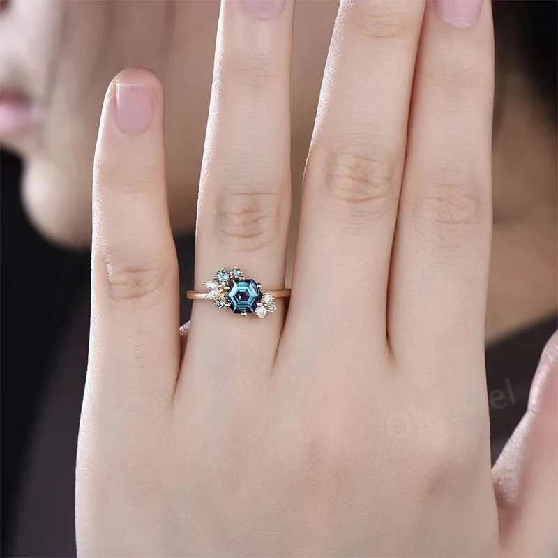 Модное кольцо с шестью крапанами для девушек