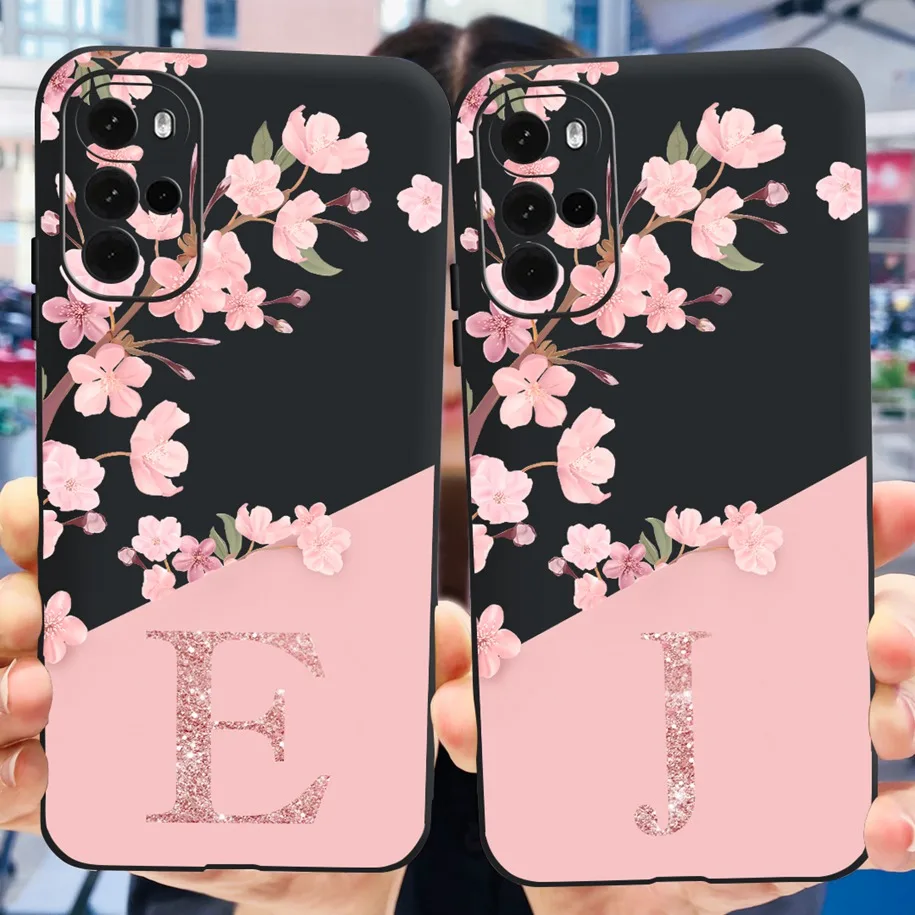 Чехол для Motorola Moto G22 задняя крышка милые буквы черный силиконовый мягкий чехол G32