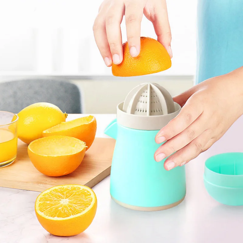 

Orange Juicer Juice Cup Citrus Press Portable Manual Random Color Penguin Shape Lemon Squeezer Fruit Juicers Kitchen Gadgets 1pc