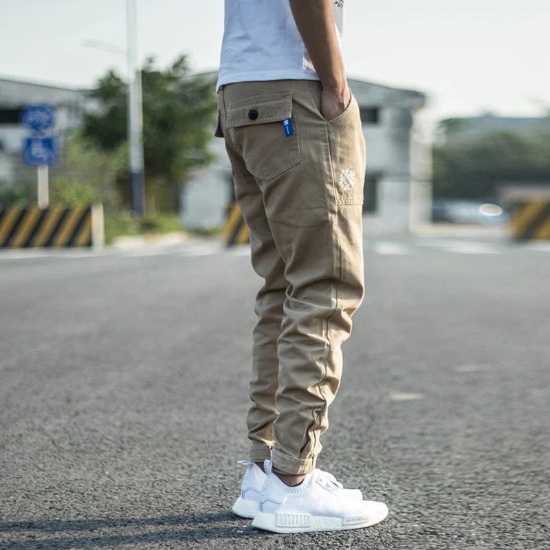 Fashion Streetwear Men Jeans Embroidery Designer Multi Pockets Casual Cargo Pants Hombre Hip Hop Joggers Men Leisure Trousers