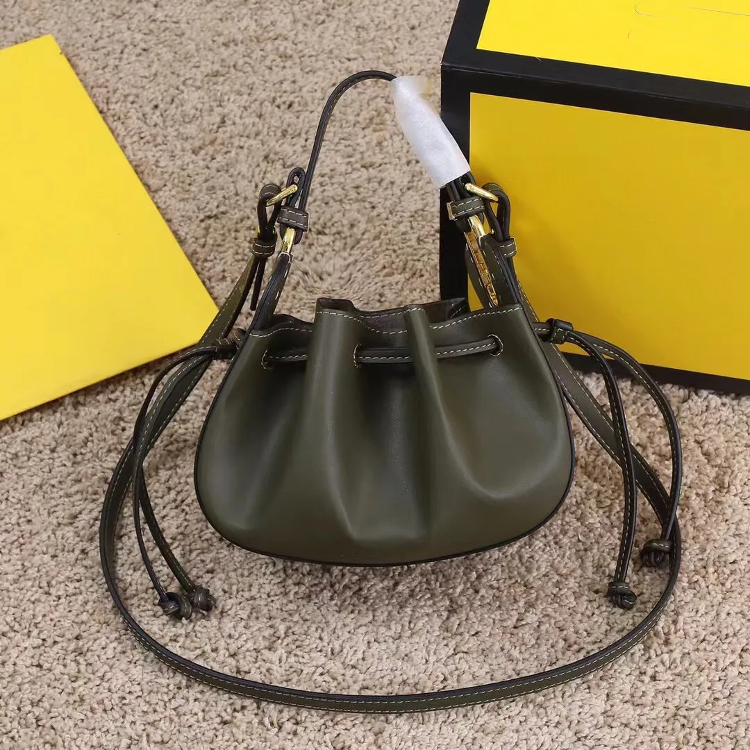 

2022 new women's pleated design large-capacity single-room messenger bag, fashionable, simple and versatile