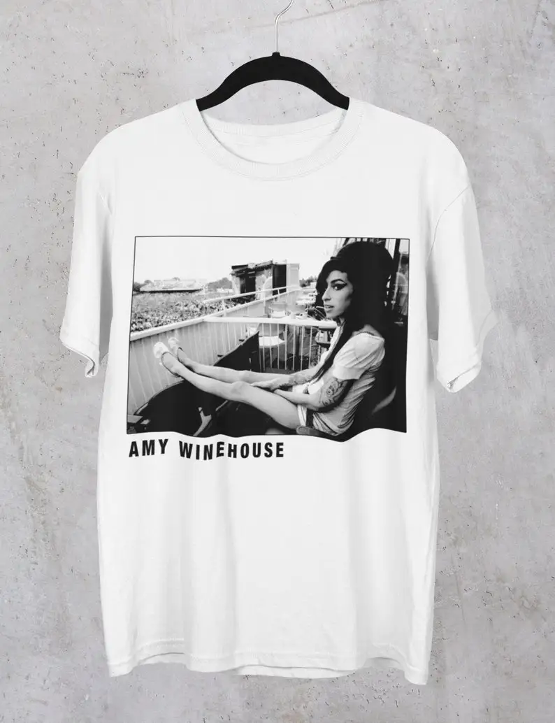Футболка Amy Winehouse унисекс подарок для любителей Эми Винкрей черная футболка с