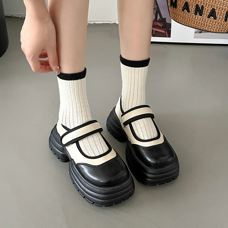 

Туфли женские на платформе и высоком каблуке, с круглым носком