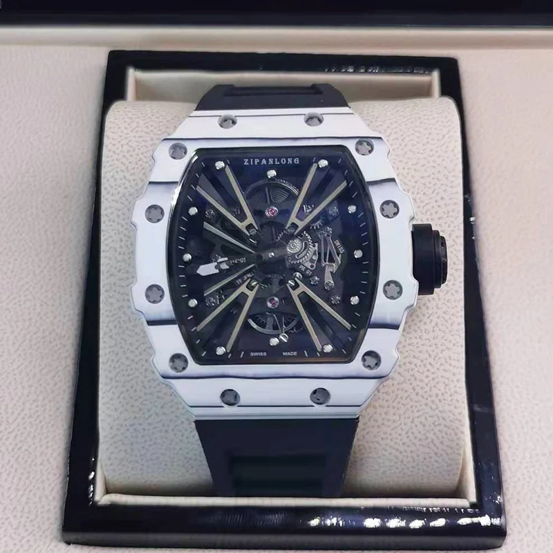 Рисунок 3 - Мужские наручные часы с квадратным большим циферблатом