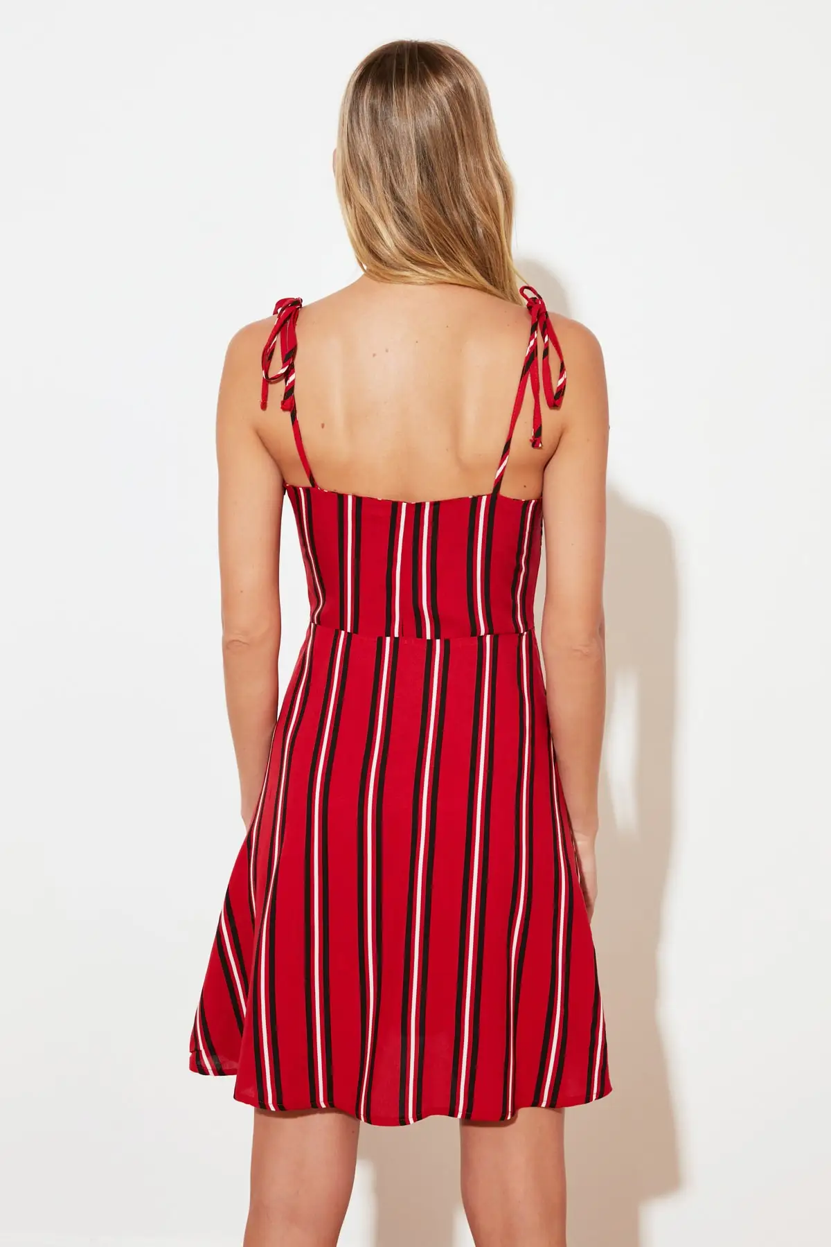 

Trendyol Pendant Striped Dress TWOSS21EL2274