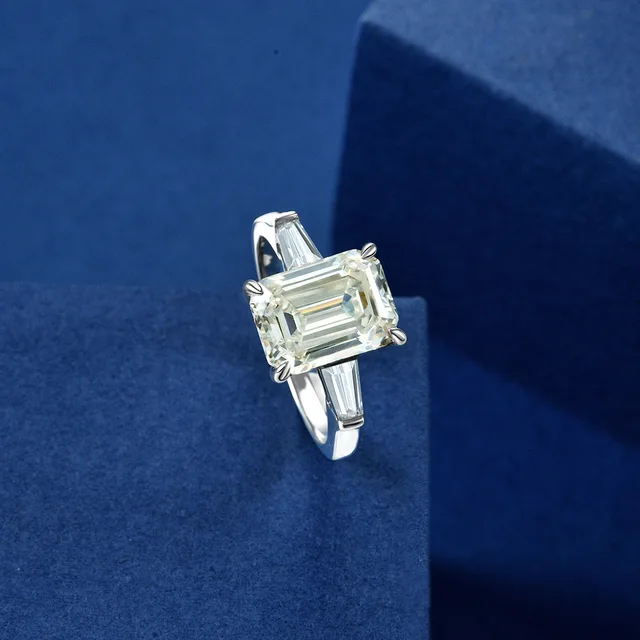 Emerald Gemstone Diamonds Ring - Fine Jewelry 3