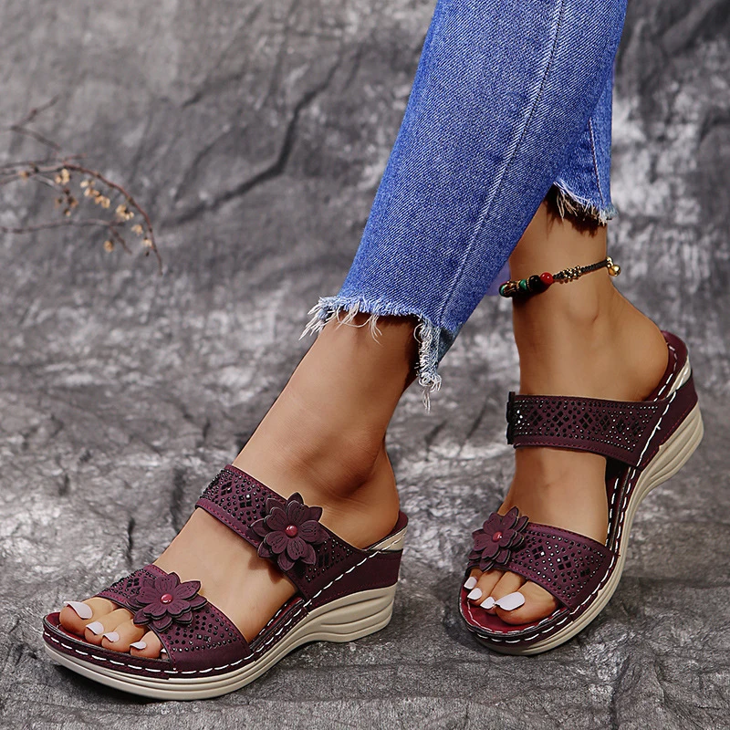 

2022 Summer Women Casual Shoes Vintage Flower Fish Mouth Sandals Women Rhinestone Mid Heels Wedge Sandals Open Toes Large Size