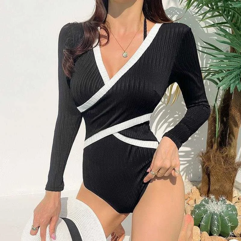 

Женский слитный купальник с длинным рукавом и защитой от солнца